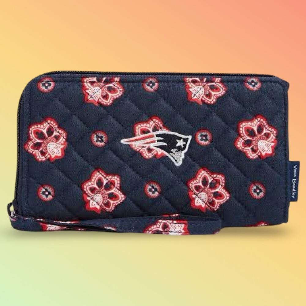 Vera Bradley NFL New England Patriots Front Zip Wristlet Wallet RFID Clutch NEW